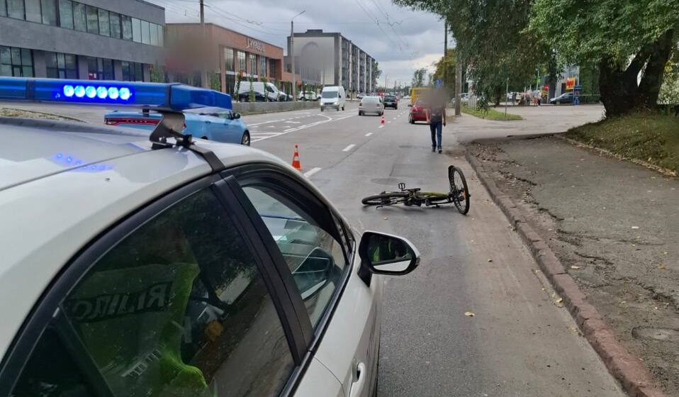 В Івано-Франківську внаслідок наїзду автомобіля травмована велосипедистка
