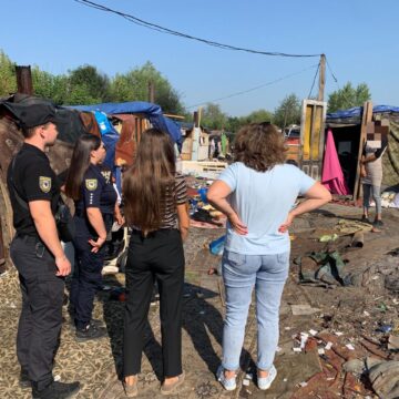 Поліцейські навідалися до  тимчасового поселення ромів на Коломийщині