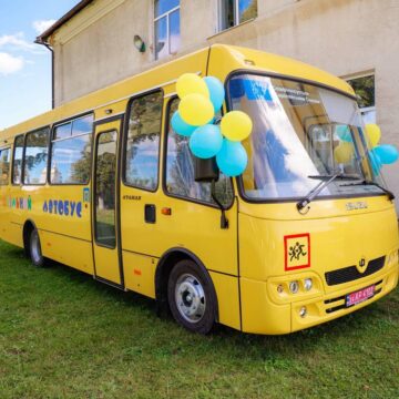 На Надвірнянщині ще дві школи отримали нові «школярики» (ФОТО)