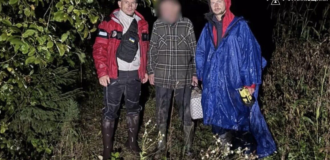 На Богородчанщині рятувальники розшукали заблуканого у лісі 66-річного грибника