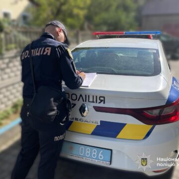 На Надвірнянщині чоловік смертельно травмував односельця: слідчі повідомили зловмиснику про підозру