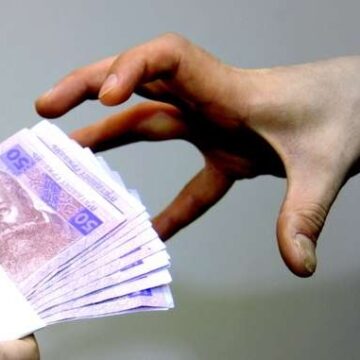 Житель Бурштина проведе за ґратами більше 7 років за грабіж Житель Бурштина проведе за ґратами більше 7 років за грабіж