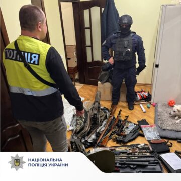 Франківця затримали за незаконне зберігання зброї і боєприпасів Франківця затримали за незаконне зберігання зброї і боєприпасів