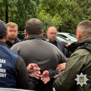 На Прикарпатті колишнього стоматолога затримали за “допомогу” в оформленні фальшивої інвалідності На Прикарпатті колишнього стоматолога затримали за “допомогу” в оформленні фальшивої інвалідності