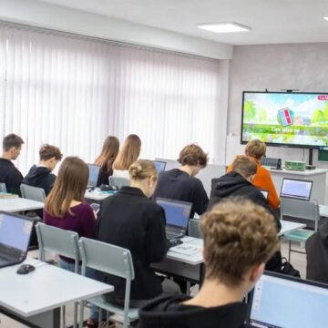 Підтримка талановитої молоді та педагогів: які ініціативи діють в Івано-Франківську