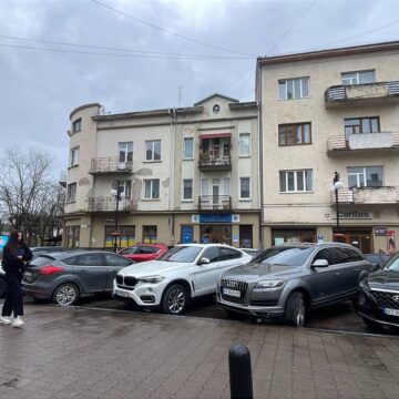В центрі Івано-Франківська збільшать кількість безкоштовних паркомісць для людей з інвалідністю