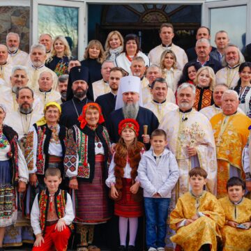 Митрополит Епіфаній взяв участь в освяченні престолу у храмі Успіння Пресвятої Богородиці на Косівщині (ФОТО)