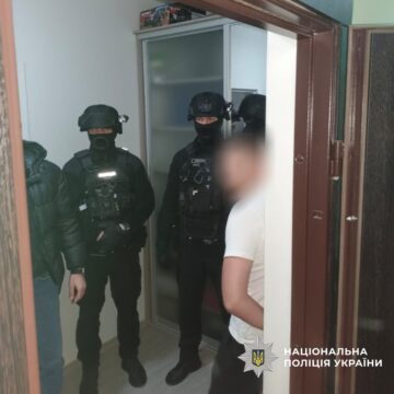 Мешканець Києва зі спільниками правласнив 1 млн грн з рахунків агропідприємства на Прикарпатті Мешканець Києва зі спільниками правласнив 1 млн грн з рахунків агропідприємства на Прикарпатті