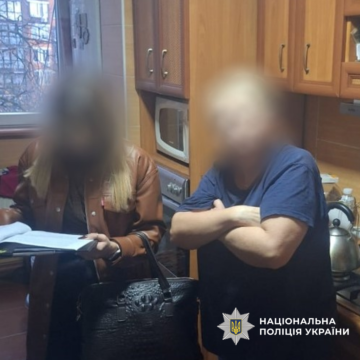 На Прикарпатті медсестра вимагала хабар за “вплив” на посадовців військової частини