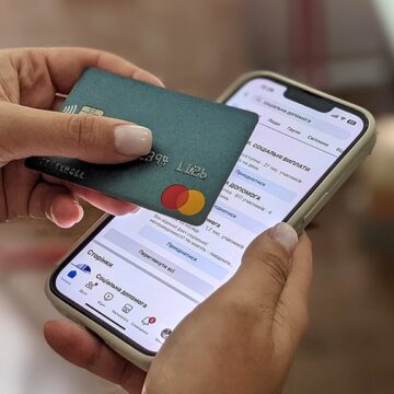 Франківка втратила 95 тисяч гривень після кількахвилинної розмови з шахраєм