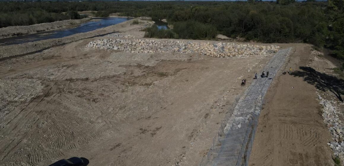 У Богородчанській громаді завершили відновлення пошкодженої стихією 2020 року водозахисної дамби У Богородчанській громаді завершили відновлення пошкодженої стихією 2020 року водозахисної дамби