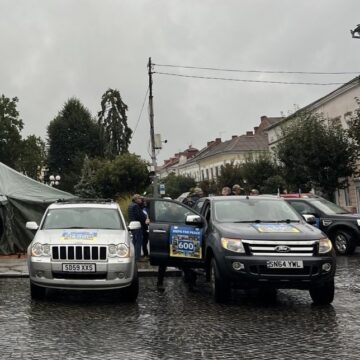 Шістсот «джипів для миру»