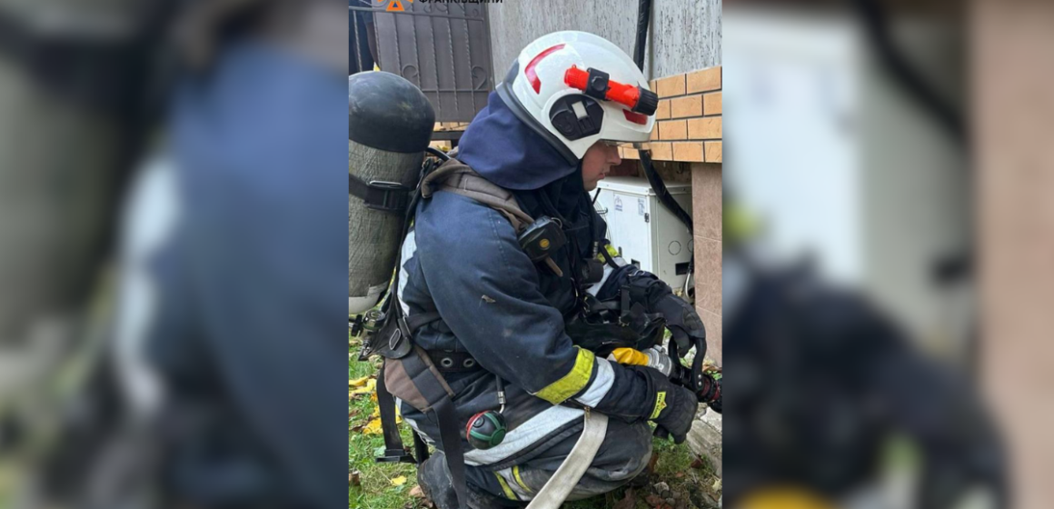 Рятувальники ліквідували дві пожежі та врятували двох людей в Івано-Франківській області