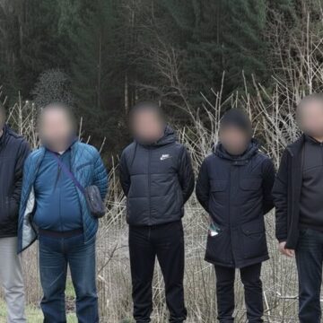 Планували втечу за маршрутом у смартфоні: п’ятеро жителів Івано-Франківської, Полтавської та Рівненської областей намагалися незаконно потрапити до Румунії