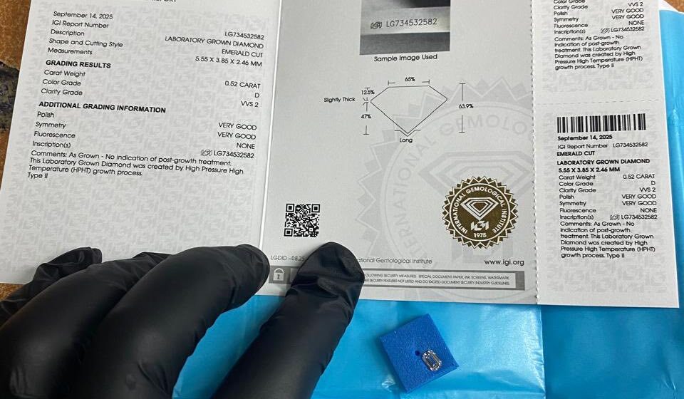 Три діаманти виявили митники у 41-річного жителя Прикарпаття