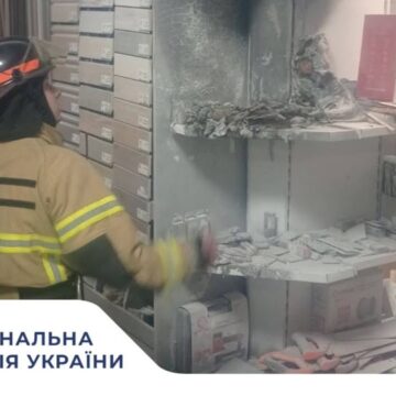 У місті Надвірна поліцейські охорони ліквідували пожежу У місті Надвірна поліцейські охорони ліквідували пожежу