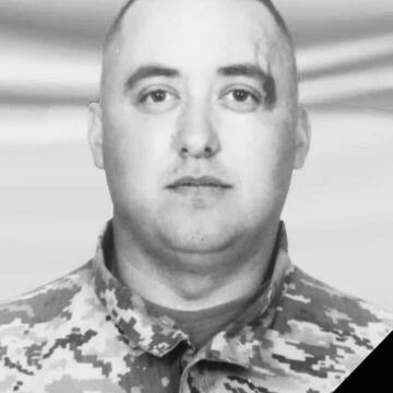 Захисникові з Прикарпаття Василеві Шкварку присвоєно найвищу державну відзнаку — звання Герой України з удостоєнням ордена «Золота Зірка» (посмертно) Захисникові з Прикарпаття Василеві Шкварку присвоєно найвищу державну відзнаку — звання Герой України з удостоєнням ордена «Золота Зірка» (посмертно)