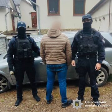 На Прикарпатті затримали трьох наркоторговців На Прикарпатті затримали трьох наркоторговців