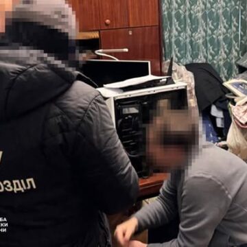 СБУ і Нацполіція викрили на Прикарпатті поплічників рф, які за завданням ворога збиралися «відродити» срср в Україні СБУ і Нацполіція викрили на Прикарпатті поплічників рф, які за завданням ворога збиралися «відродити» срср в Україні