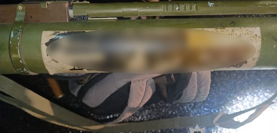 У 47-річного прикарпатця тернопільські поліцейські вилучили боєприпаси та вибухові пристрої