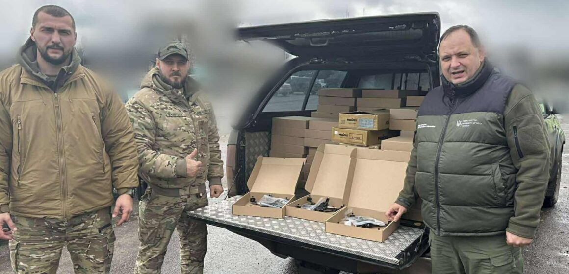 “Ситуація непроста, ведуться тяжкі бої”: Руслан Марцінків здійснив чергову волонтерську поїздку на фронт (ФОТО)
