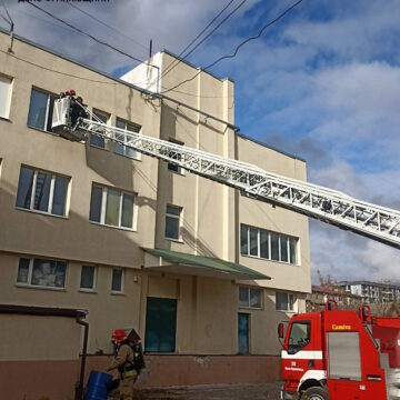 Через вибух зарядної станції в офісі Івано-Франківська постраждали двоє жінок