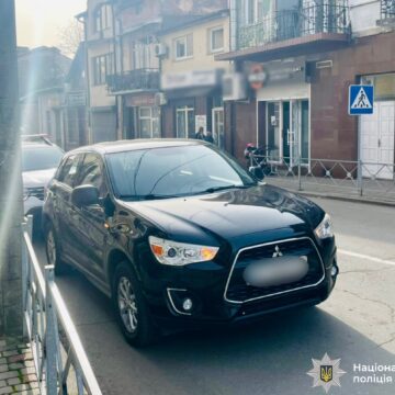 У Калуші водій кросовера збив на пішохідному переході 83-річного чоловіка (ФОТО) У Калуші водій кросовера збив на пішохідному переході 83-річного чоловіка (ФОТО)