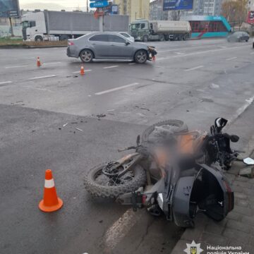 В Івано-Франківську внаслідок ДТП постраждав 31-річний мотоцикліст (ФОТО)