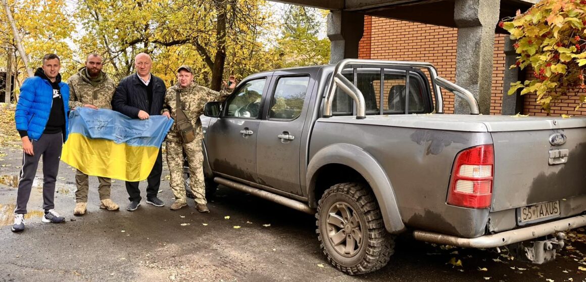 У Бурштині придбали автомобіль для захисників