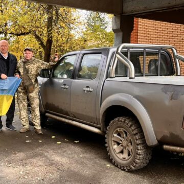 У Бурштині придбали автомобіль для захисників