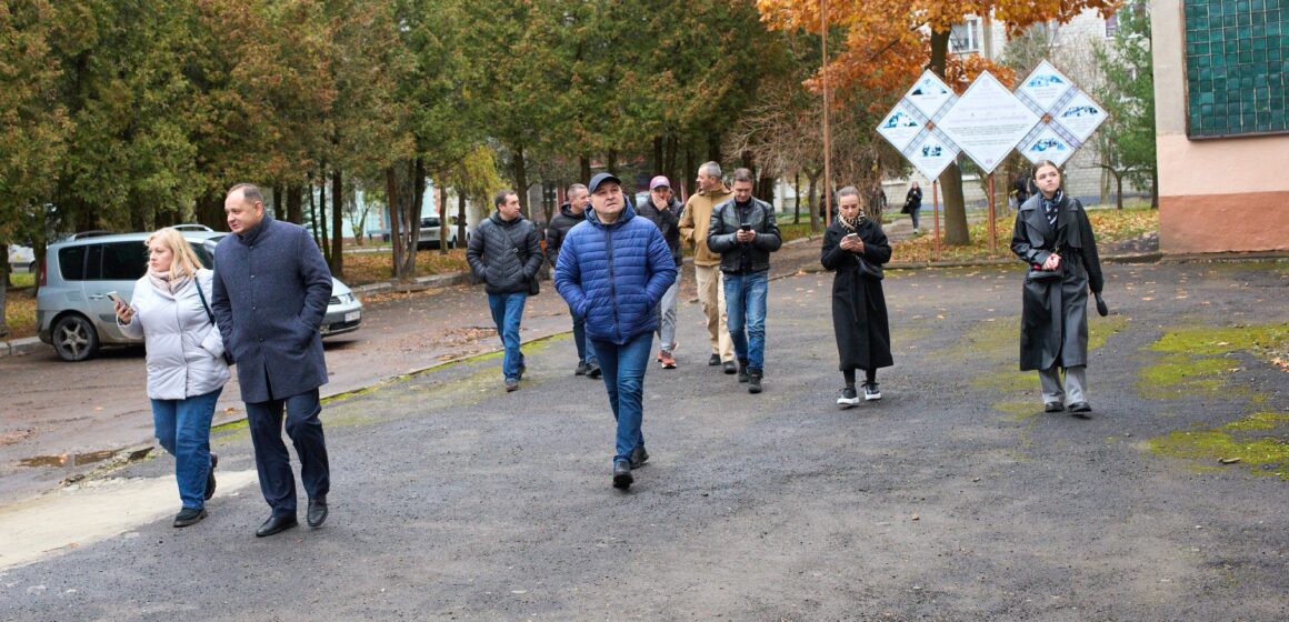 Міський голова Івано-Франківська провів інспекцію вулиці Тисменицької та її околиць