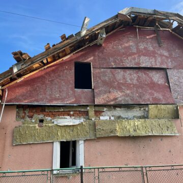 На Прикарпатті за відшкодуванням збитків внаслідок ворожого обстрілу звернулися власники 14 житлових та двох господарських споруд На Прикарпатті за відшкодуванням збитків внаслідок ворожого обстрілу звернулися власники 14 житлових та двох господарських споруд