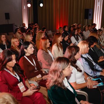 На Прикарпатті пройшов ІІІ жіночий форум “Бізнес з обличчям жінки: Проявлення” На Прикарпатті пройшов ІІІ жіночий форум “Бізнес з обличчям жінки: Проявлення”