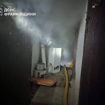 Під час пожежі в багатоповерхівці на Хоткевича евакуювали шістьох людей