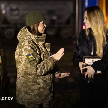 Що говорила прикордонниця під час зустрічі з Анджеліною Джолі: зворушливі деталі
