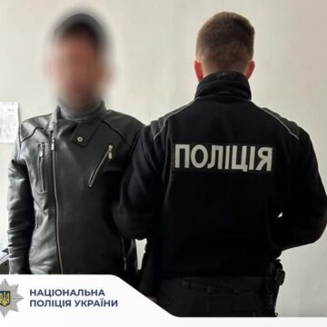 Поліцейські Прикарпаття оперативно затримали псевдомінера, який повідомив про замінування адмінбудівлі у Тисмениці