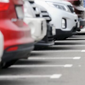 У Франківську запровадили безкоштовне паркування для воїнів, ветеранів і сімей полеглих та зниклих безвісти