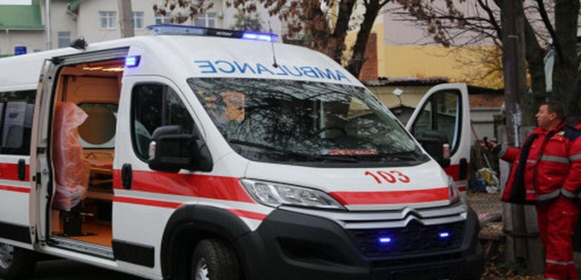 В Івано-Франківську жінка завдала ножових поранень двом перехожим