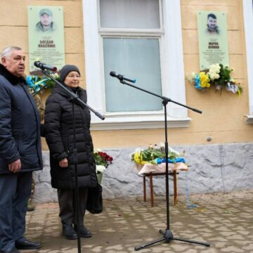 В Івано-Франківську відкрили пам’ятні дошки двом полеглим бійцям — Богдану Кваснюку та Марку Вуянку