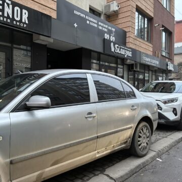В Івано-Франківську можуть повністю заборонити стоянку на троруарах