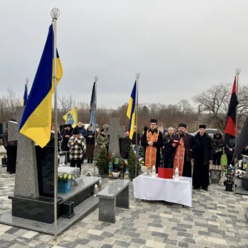 У Бурштині освятили пам’ятники одинадцятьом полеглим захисникам