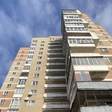 Будинок, що не боїться блекаутів. Мешканці франківської багатоповерхівки живуть без вимкнень завдяки встановленій СЕС Будинок, що не боїться блекаутів. Мешканці франківської багатоповерхівки живуть без вимкнень завдяки встановленій СЕС