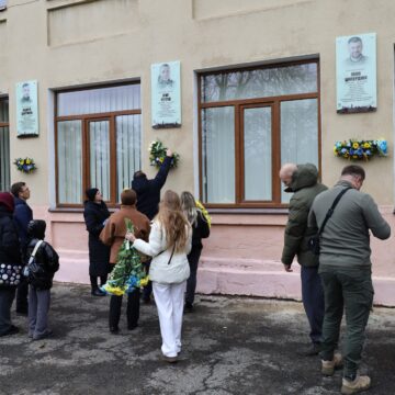 В Івано-Франківську відкрили анотаційні дошки на честь трьох захисників