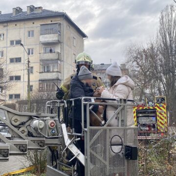 У Франківську трапилась пожежа у квартирі багатоповерхівки: рятувальники врятували чотирьох та евакуювали дев’ятьох осіб