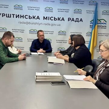 У Бурштині розглянули звернення захисників з громади та їхніх родин щодо надання одноразових грошових допомог
