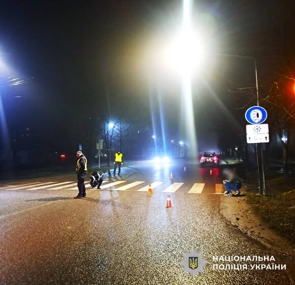На Прикарпатті в ДТП постраждали двоє пішоходів: поліцейські встановлюють обставини аварій