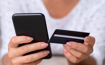 Дзвінок від псевдобанкіра обійшовся для прикарпатки у понад 183 тисячі гривень