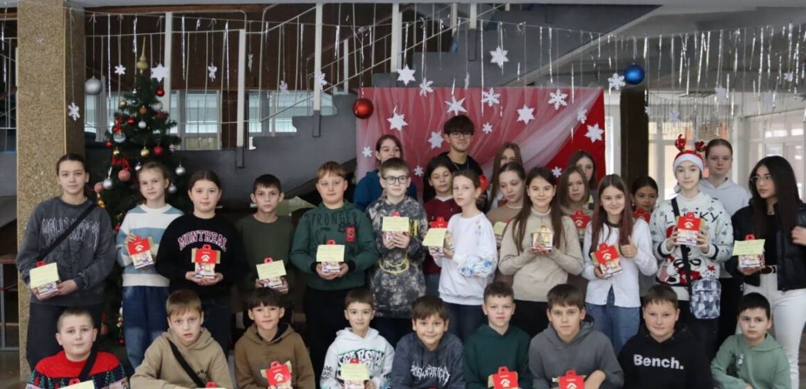 Напередодні Дня Святого Миколая у Коломиї передали майже 1500 подарунків дітям наших Захисників та Захисниць