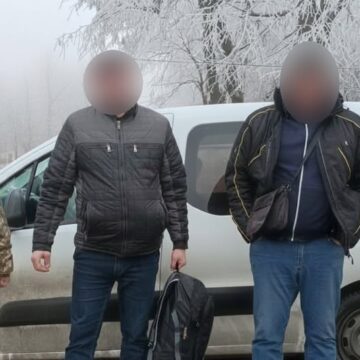 Жителі Івано-Франківської та Харківської областей за нелегальну подорож до сусідньої країни заплатили 4 тисячі доларів США та 5 тисяч євро