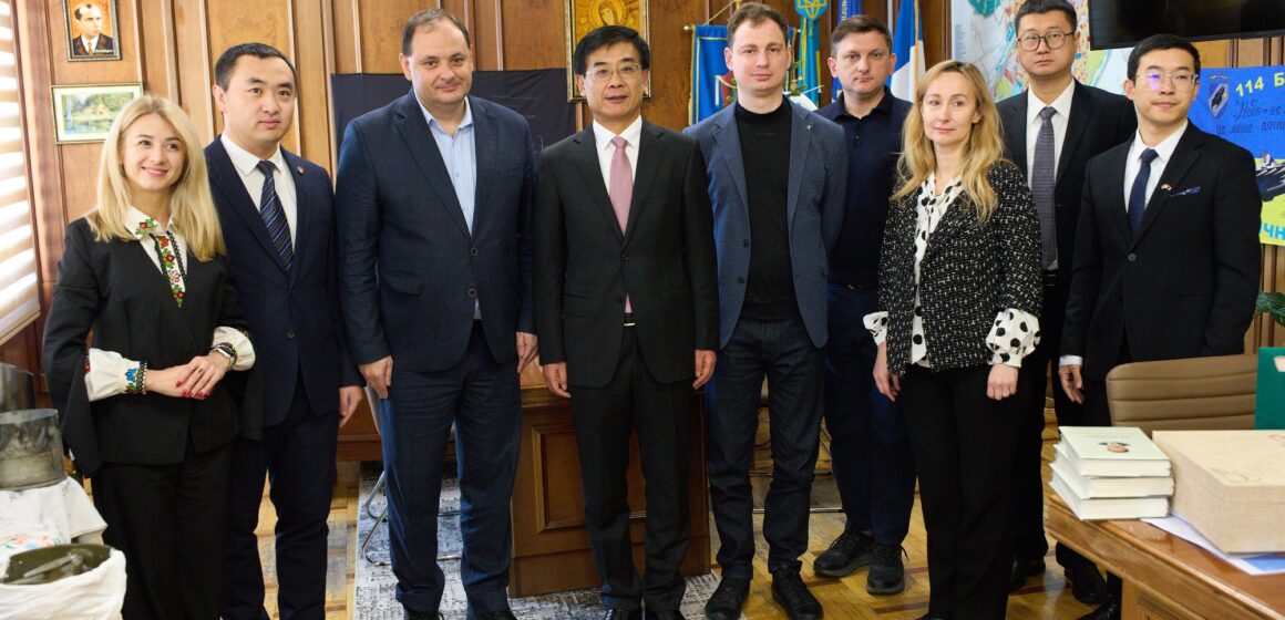 Міський голова Івано-Франківська зустрівся з делегацією Китайської Народної Республіки